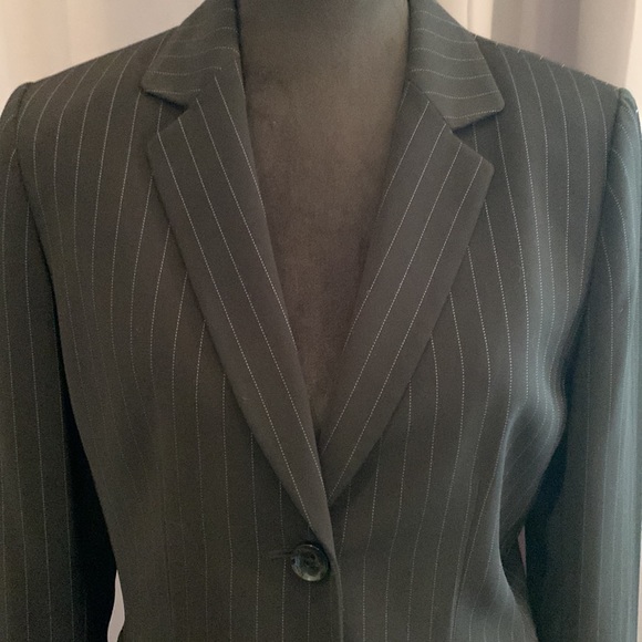 Stunning black with blue pinstripe women’s suit jacket by STRESA. ASL size 10. - Picture 2 of 7
